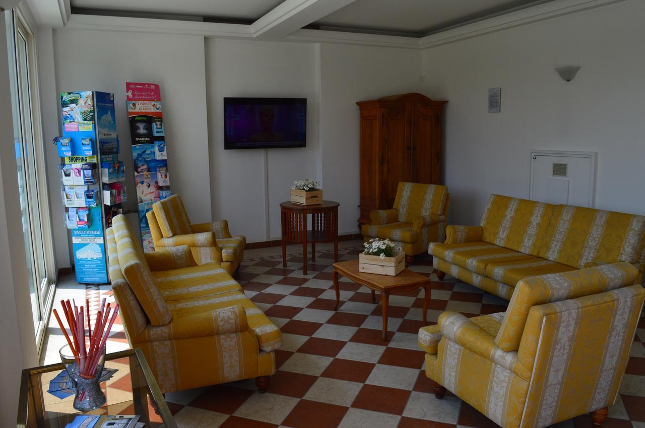 Residenza Villa Margherita Rimini Eksteriør bilde